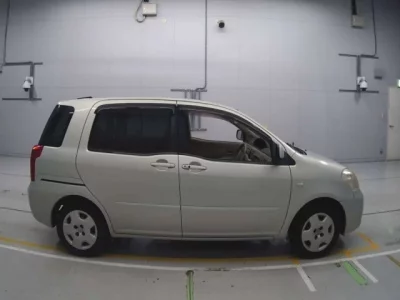 Toyota RAUM