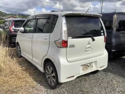 Mitsubishi EK CUSTOM