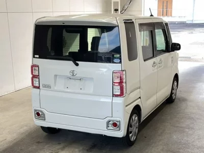 Toyota PIXIS MEGA