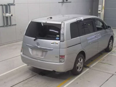 Toyota ISIS