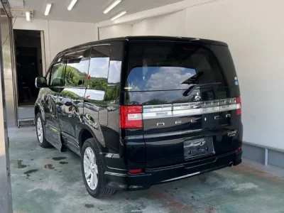 Mitsubishi DELICA D5