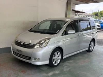 Toyota ISIS
