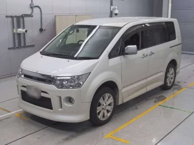 Mitsubishi DELICA D5