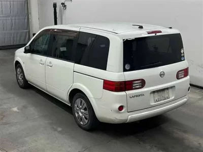 Nissan LAFESTA