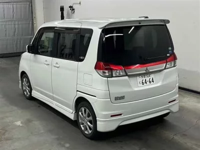 Mitsubishi DELICA D2