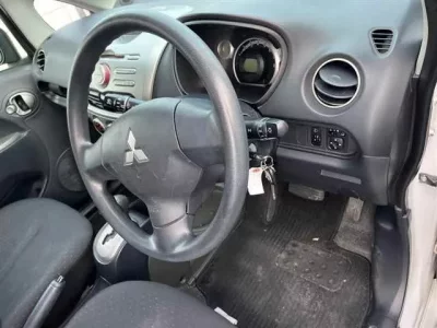 Mitsubishi I