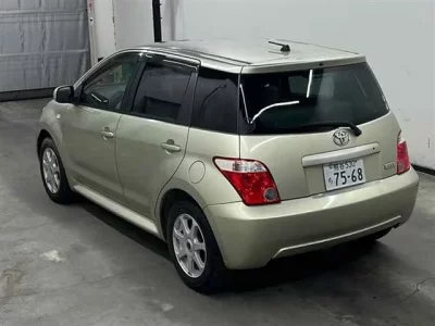 Toyota IST