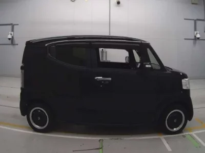 Honda N BOX SLASH
