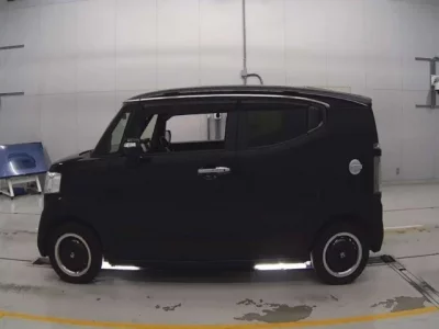 Honda N BOX SLASH