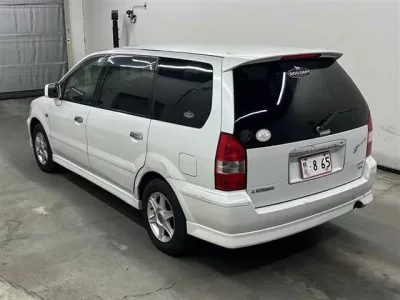 Mitsubishi CHARIOT GRANDIS
