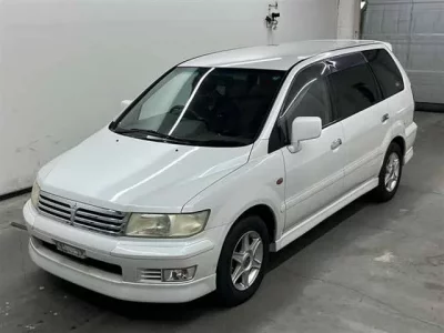 Mitsubishi CHARIOT GRANDIS