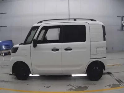 Suzuki SPACIA BASE