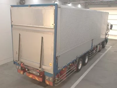 Isuzu TRUCK