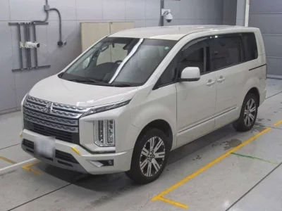 Mitsubishi DELICA D5