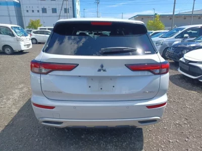 Mitsubishi OUTLANDER PHEV