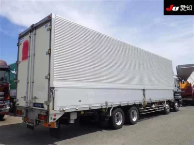 Isuzu GIGA