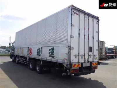 Isuzu GIGA