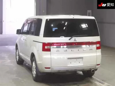 Mitsubishi DELICA D5