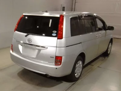 Toyota ISIS