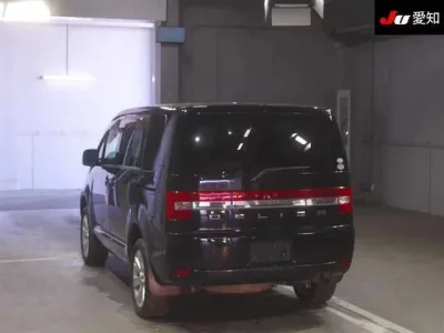 Mitsubishi DELICA D5