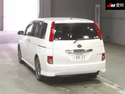 Toyota ISIS