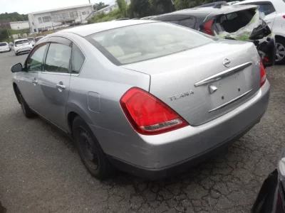 Nissan TEANA