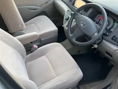 Toyota ISIS