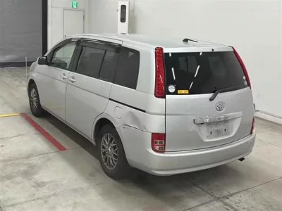 Toyota ISIS