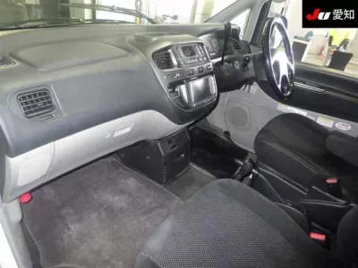 Mitsubishi DELICA