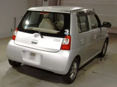 Daihatsu Esse