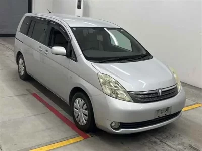 Toyota ISIS