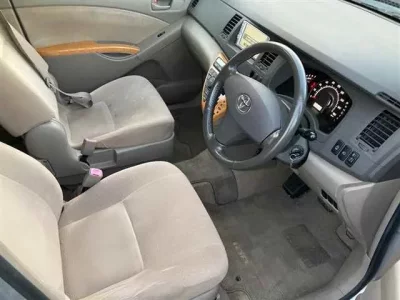 Toyota ISIS