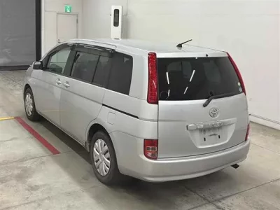Toyota ISIS
