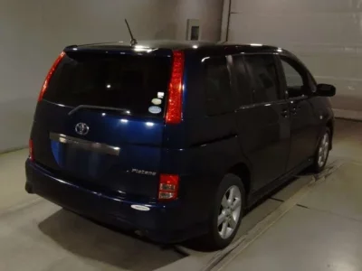 Toyota ISIS