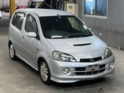 Daihatsu YRV