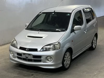 Daihatsu YRV