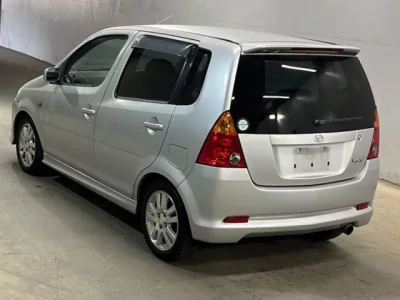 Daihatsu YRV