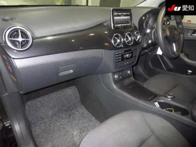 Mercedes-Benz B CLASS