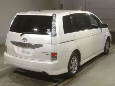 Toyota ISIS