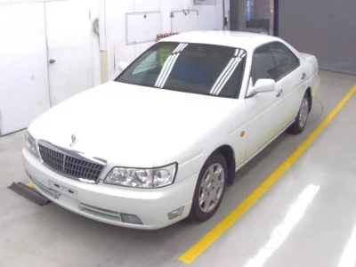 Nissan LAUREL