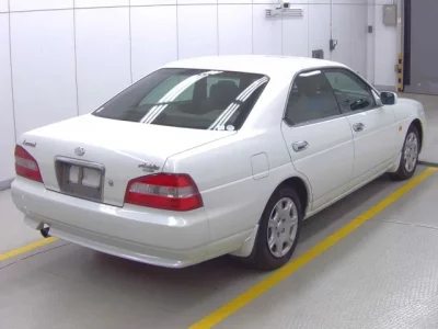 Nissan LAUREL