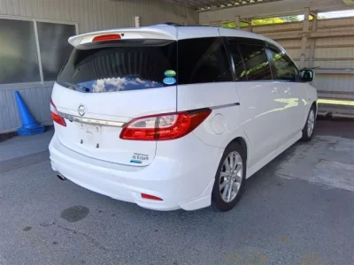 Nissan LAFESTA
