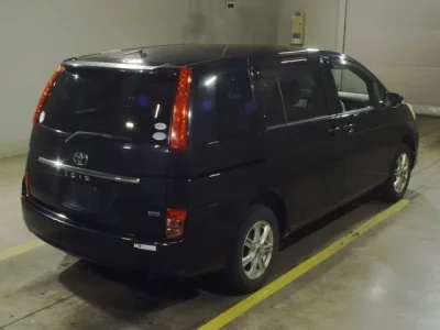 Toyota ISIS