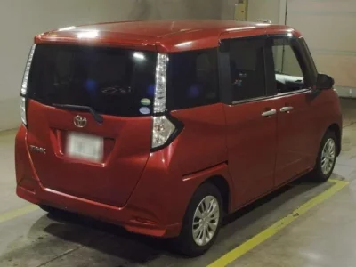 Toyota TANK