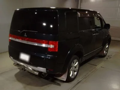 Mitsubishi DELICA D5