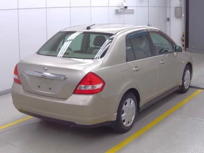Nissan TIIDA LATIO