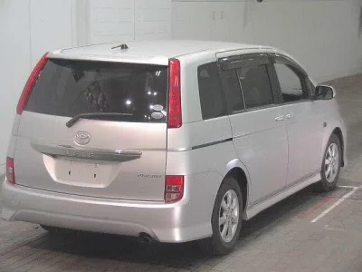 Toyota ISIS