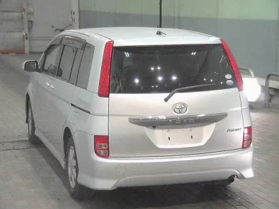 Toyota ISIS