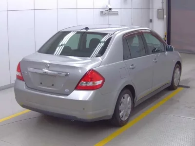 Nissan TIIDA LATIO