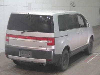 Mitsubishi DELICA D5